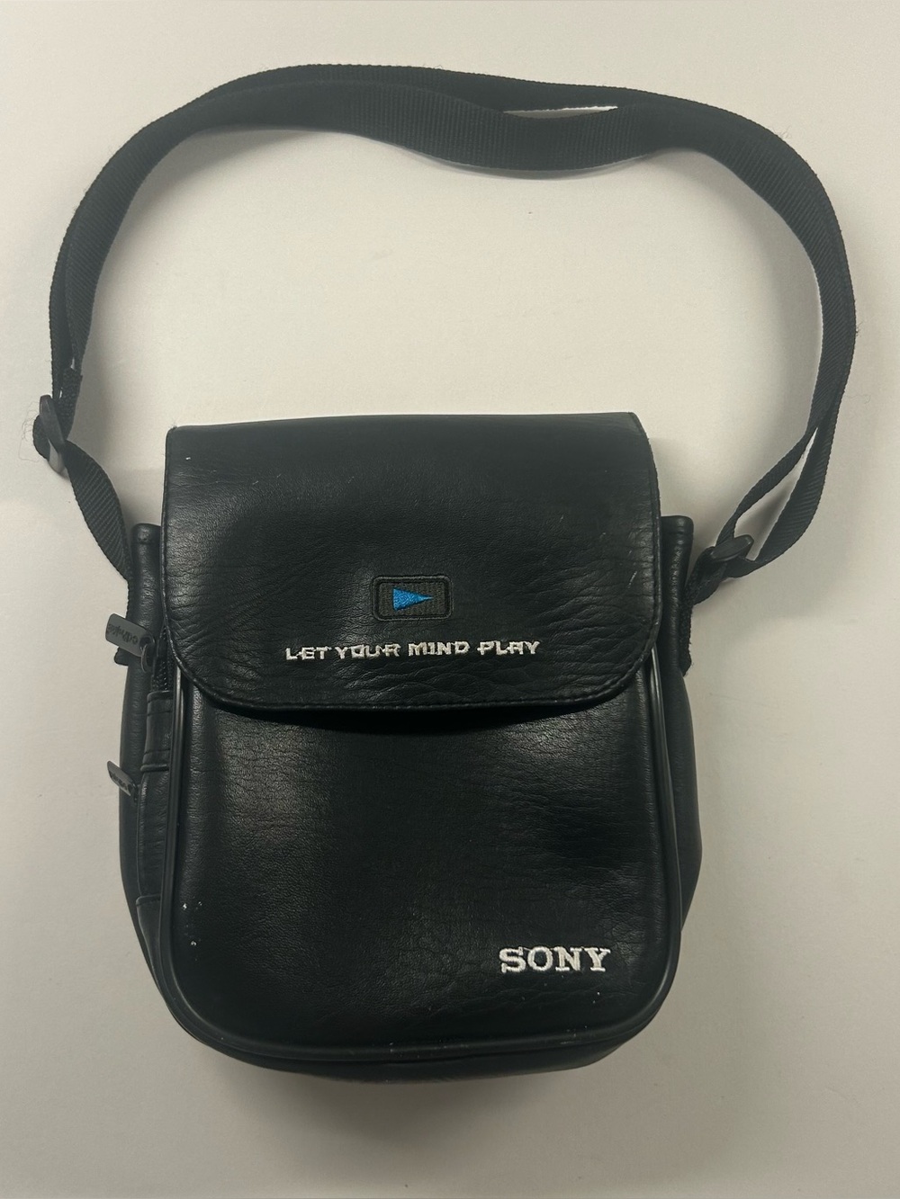 Vintage Sony “Let Your Mind Play” Discman Walkman CD Projects Bag Case